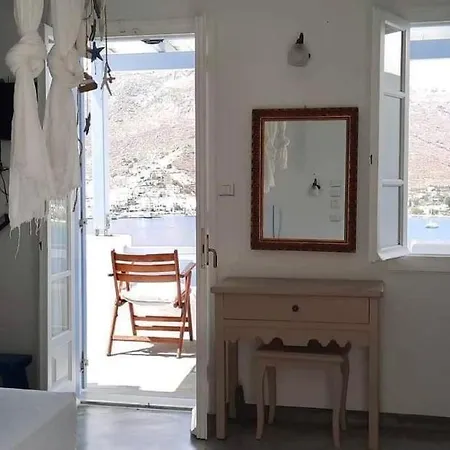 Amfitriti Serifos * Livadi (Serifos)