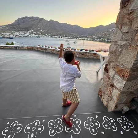 Amfitriti Serifos * Livadi (Serifos)