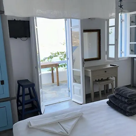 Amfitriti Serifos * Livadi (Serifos)