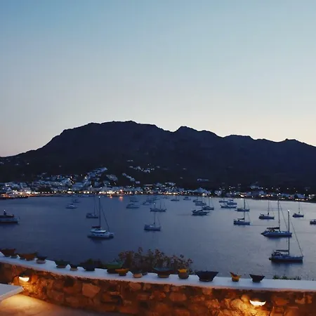Amfitriti Serifos * Livadi (Serifos)
