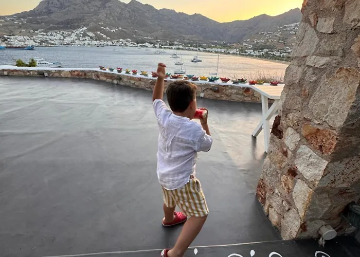 Amfitriti Serifos * Livadi (Serifos)