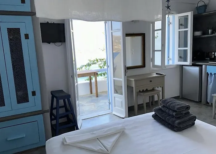 Amfitriti Serifos * Livadi (Serifos)